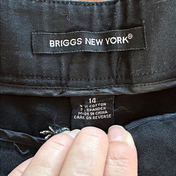 Briggs New York Women's Black Bermuda Shorts with Embroidered Palms - Picture 3 of 4